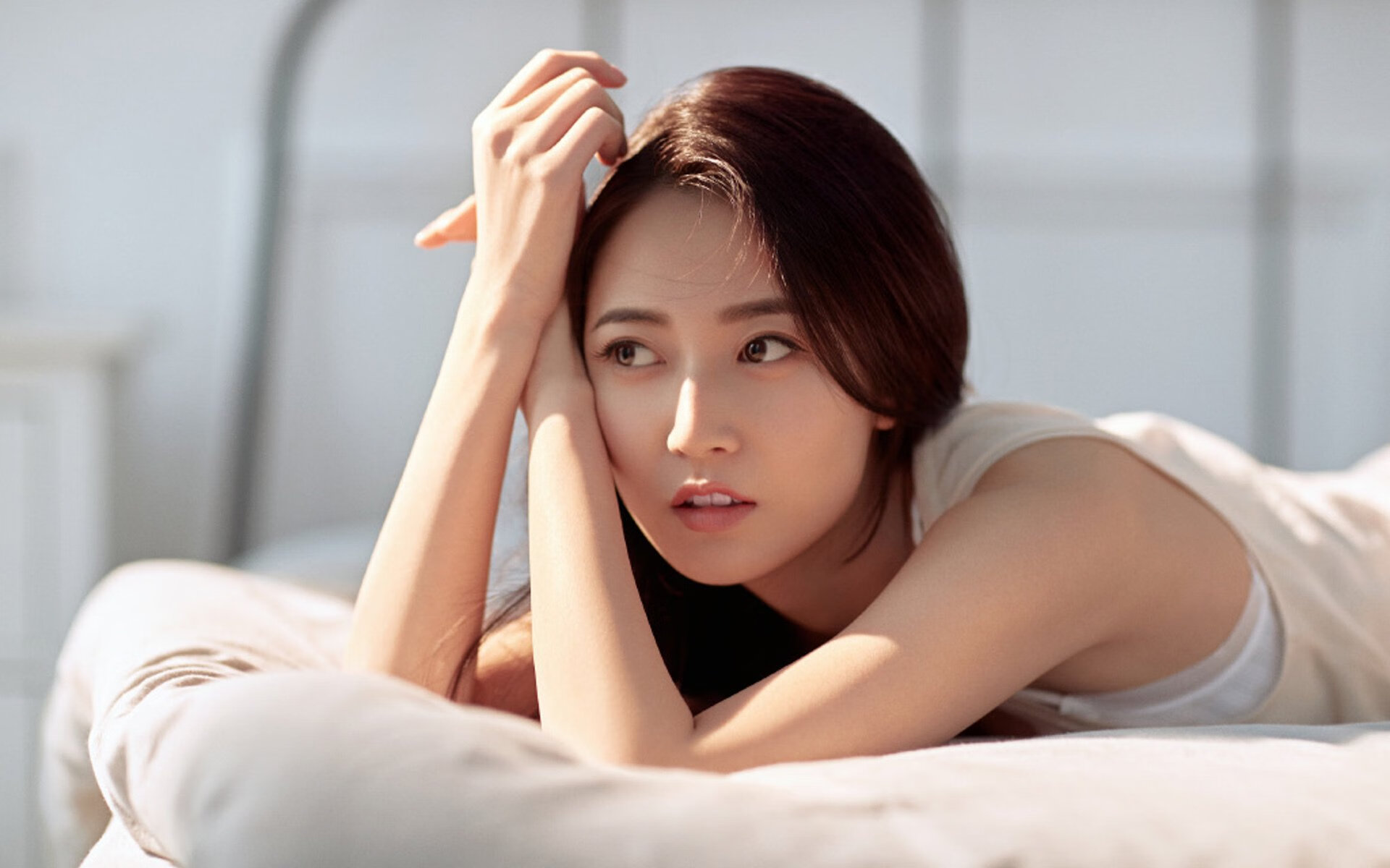 今年联盟中篮板最多的球员是谁?,联盟篮板榜