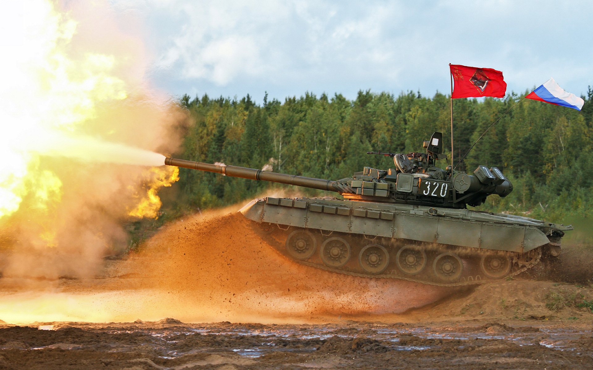 小镇特色水上漂流，挑战自然水域的趣味运动，水上漂流项目