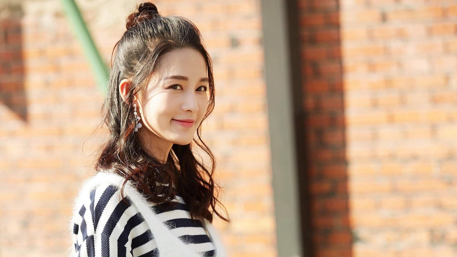 曼联召开发布会宣布新任助教加入，曼联主教练2021