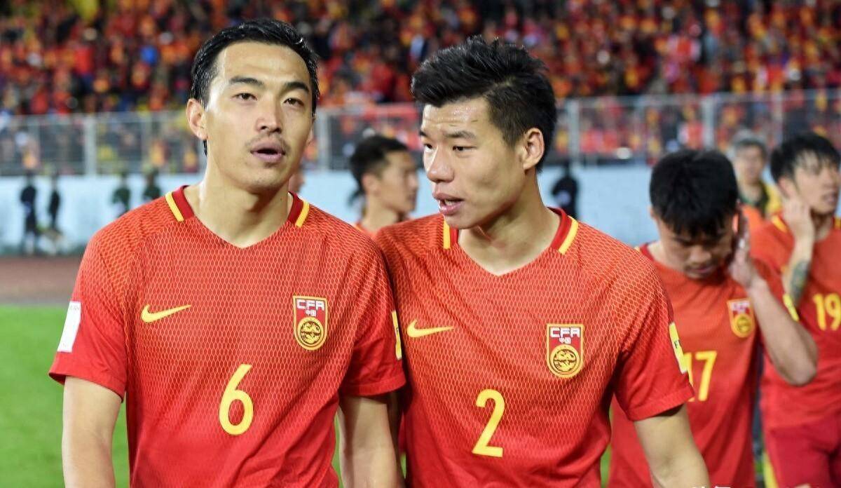 包含B体育平台:冯潇霆：分享经验，帮助年轻球员成长，为中国足球贡献力量的词条