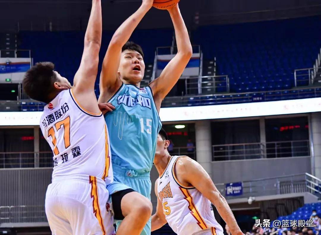 B体育官方网址:CBA选秀球员试训营开营,展现潜力争取机会 B体育官方网址:CBA选秀球员试训营开营,展现潜力争取机会