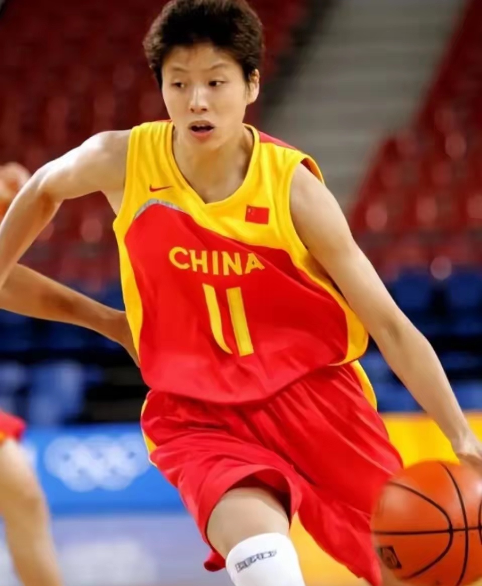 包含B体育:体育明星感情生活，备受关注的词条