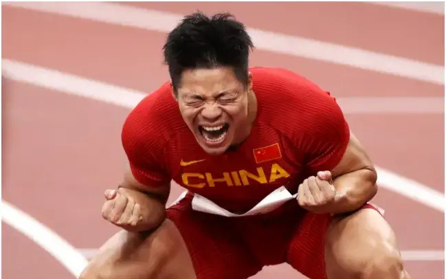 b体育官方网站-包含B体育:田径明星打破世界纪录，创造历史的词条